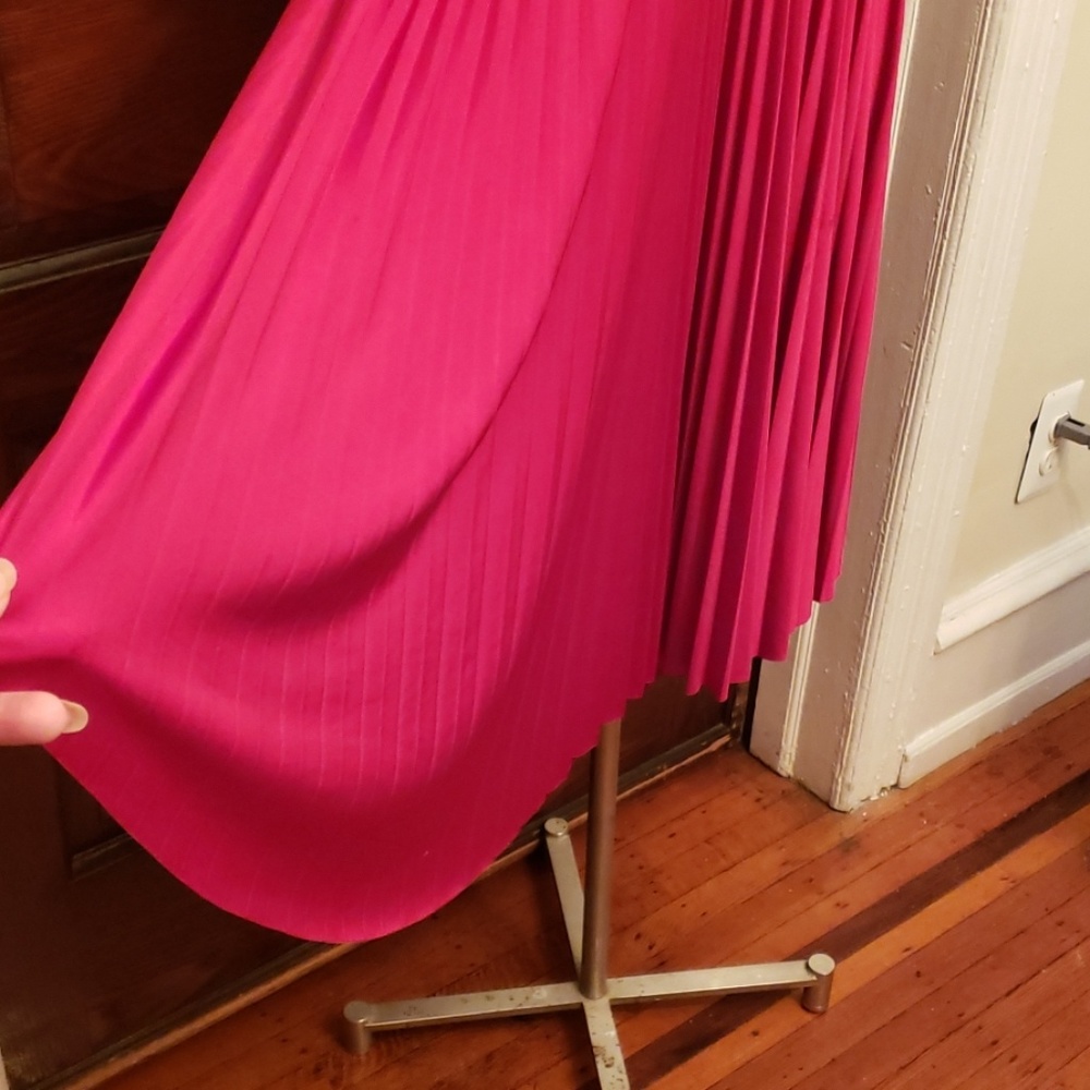 Dress - Picture 4 of 8